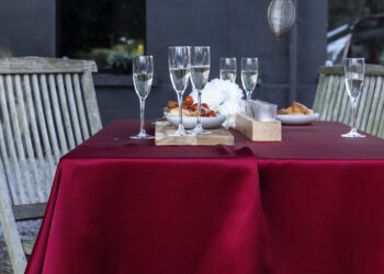 Les astuces pour entretenir et nettoyer votre nappe de table sans l’abîmer