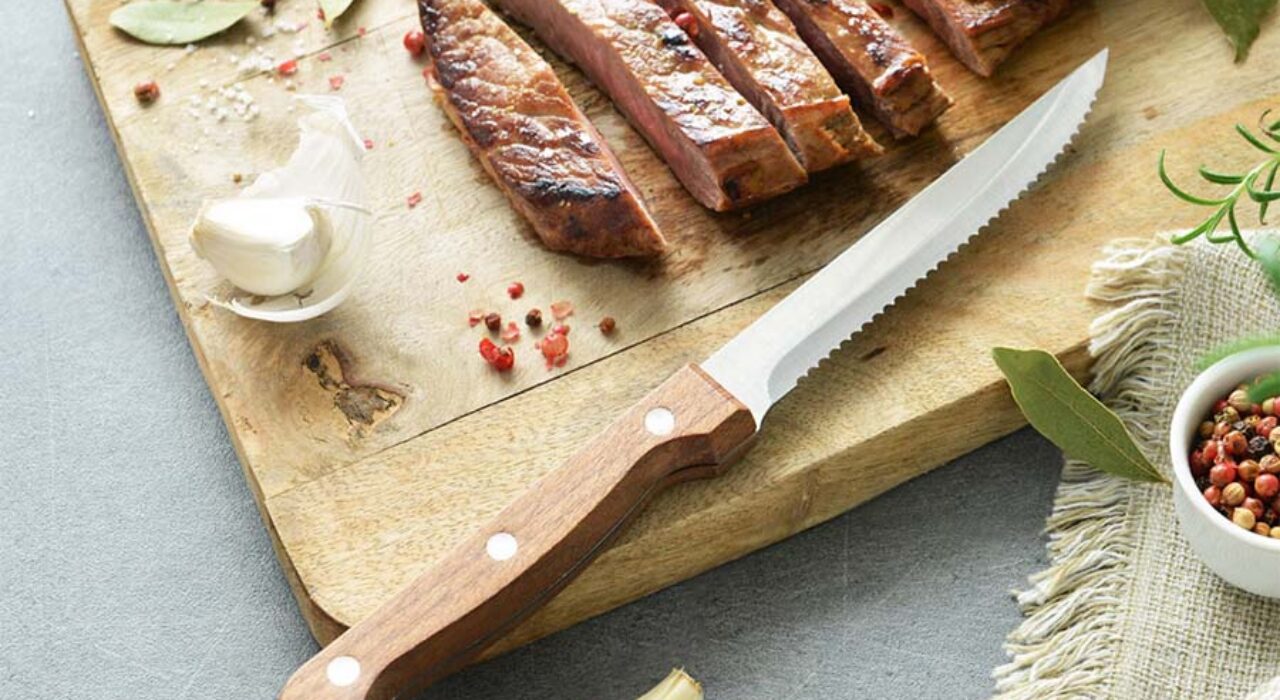 Quel couteau pour manger de la viande ?