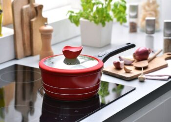 Comment reconnaître une casserole pour plaque à induction ?